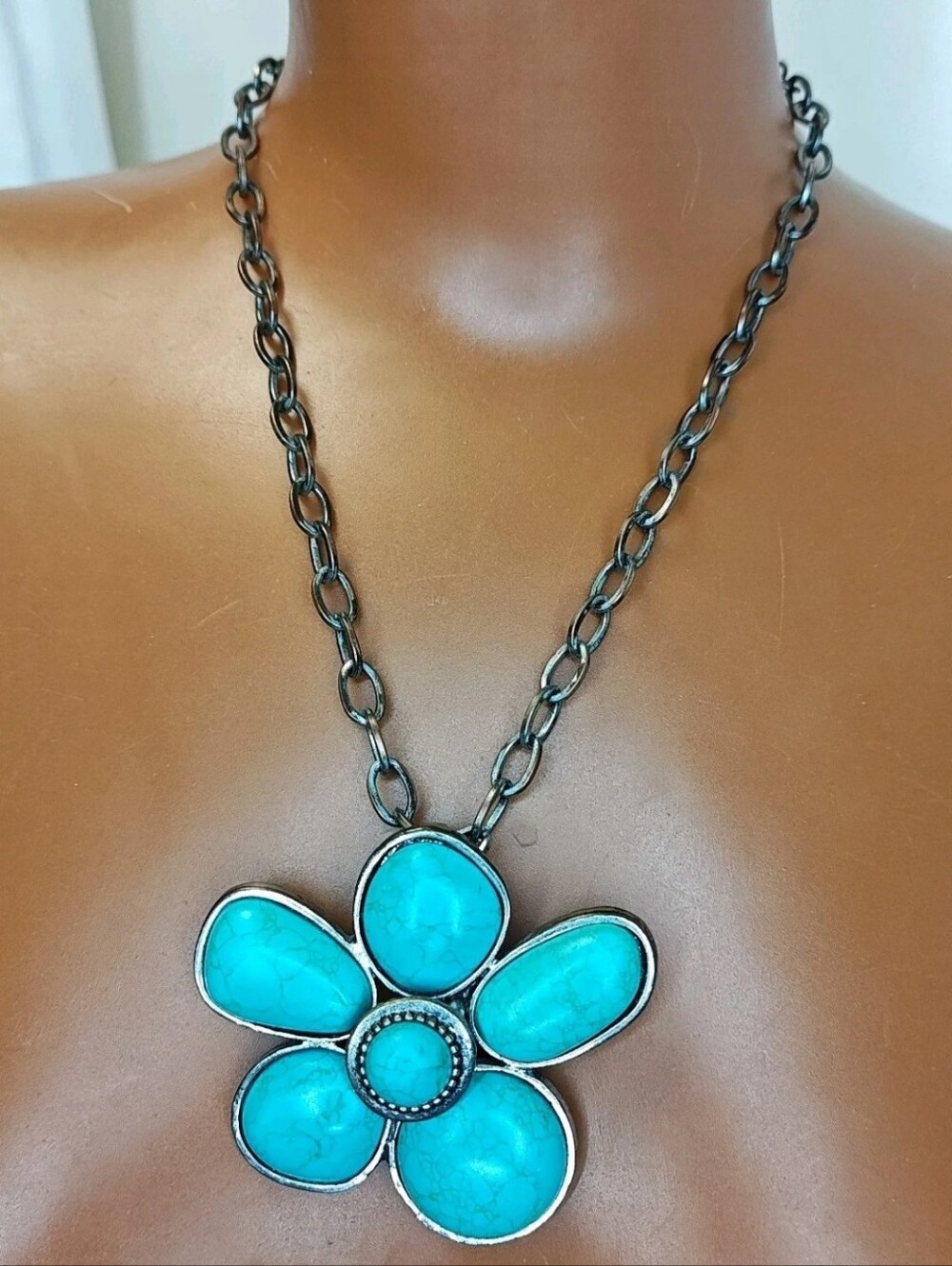 Vintage Weatern Daisy Chain Statement Necklace Faux Turquoise Stone Pendant
